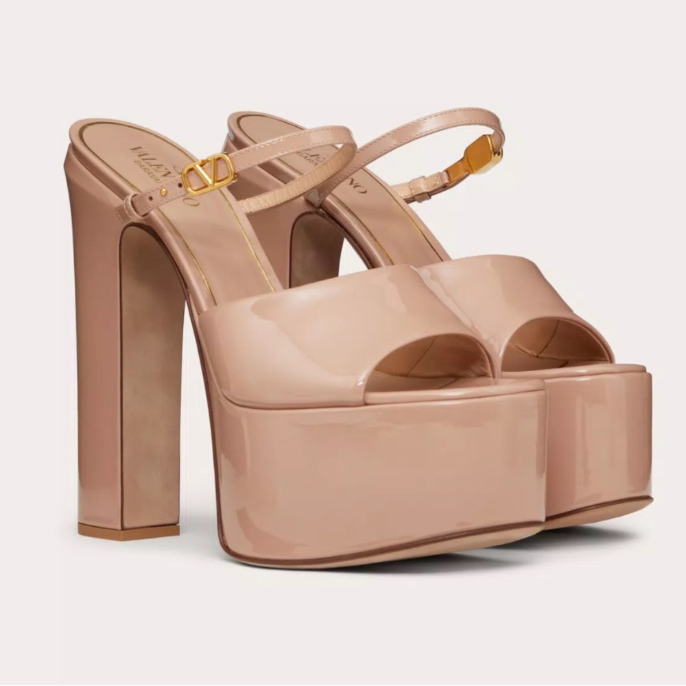 NIB VALENTINO TAN GO PLATFORMS ❤️